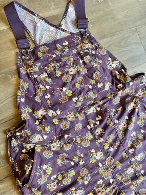 NWOT Duluth Heirloom Gardening Overalls Retired Fall Orchard Chicken print